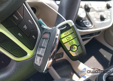 2018 Chrysler Pacifica Touring Plus из США, поврежденный, VIN 2C4RC1FGXJR339316